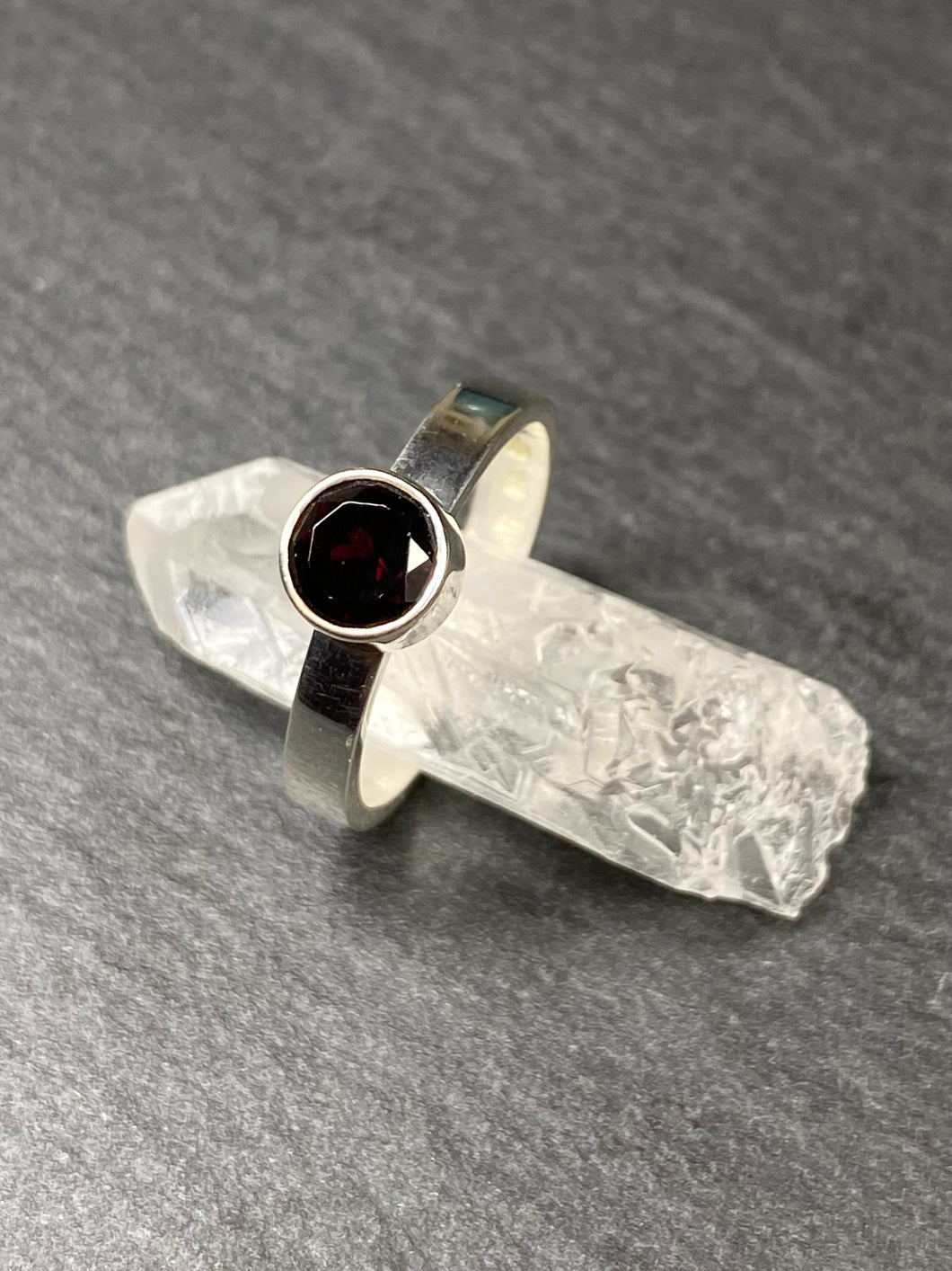 Ring 925 Silber mit Granat, Gr. 55